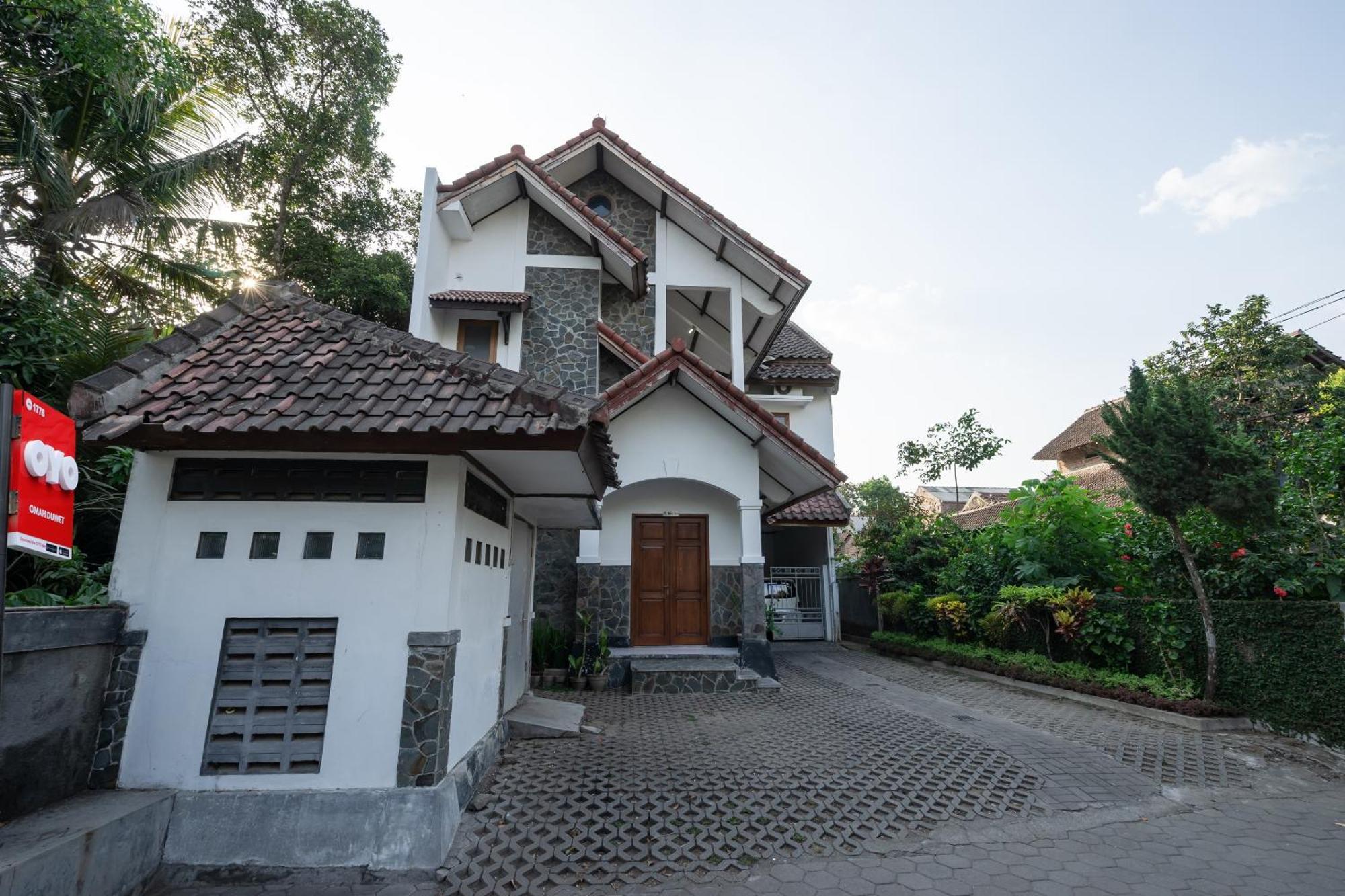 Super Oyo 1778 Omah Duwet Hotel Beran Kidul Exterior photo
