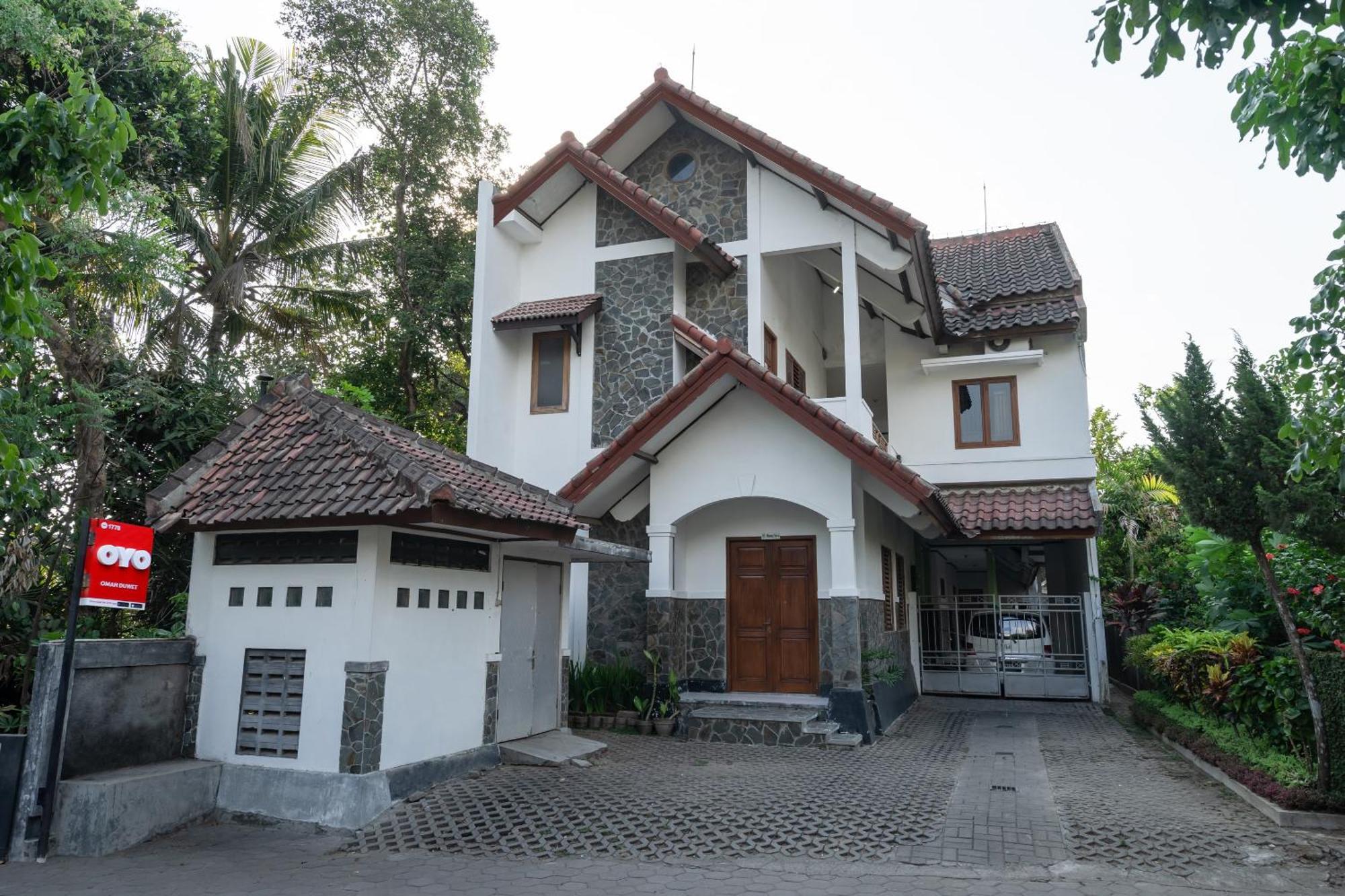 Super Oyo 1778 Omah Duwet Hotel Beran Kidul Exterior photo